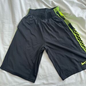 Nike sports shorts size L